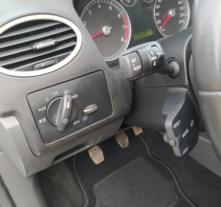 Ford Focus cena 13800 przebieg: 143500, rok produkcji 2006 z Otwock małe 781